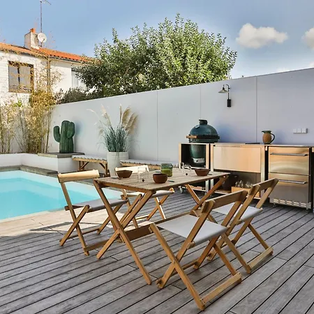 D'exception Avec Piscine, Proche De La Βίλα *