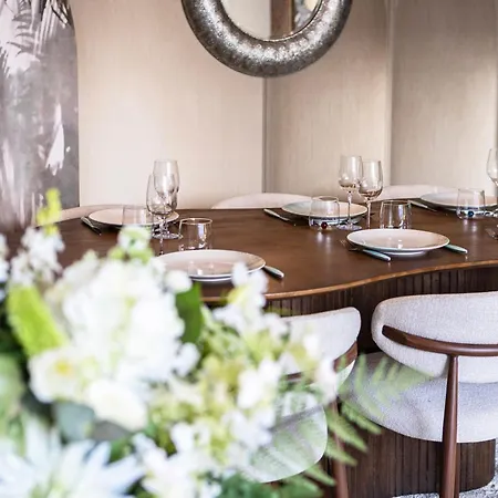 D'exception Avec Piscine, Proche De La