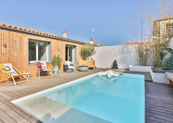 D'exception Avec Piscine, Proche De La