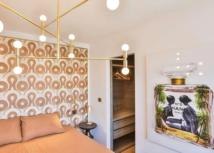 D'exception Avec Piscine, Proche De La