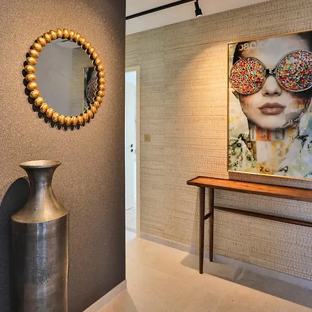 Вилла D'exception Avec Piscine, Proche De La *