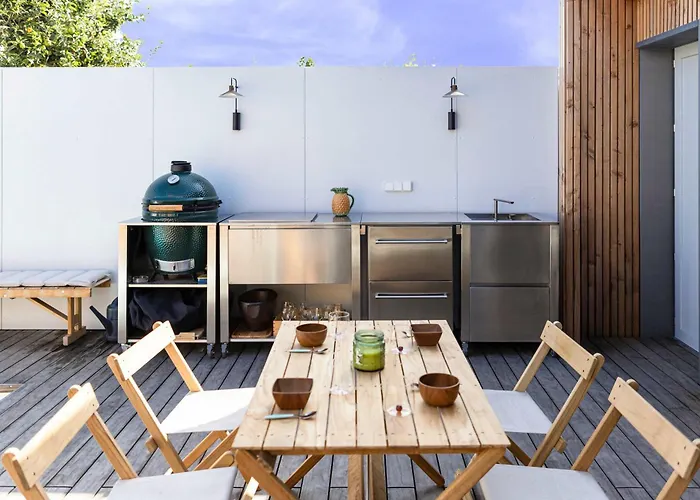 D'exception Avec Piscine, Proche De La